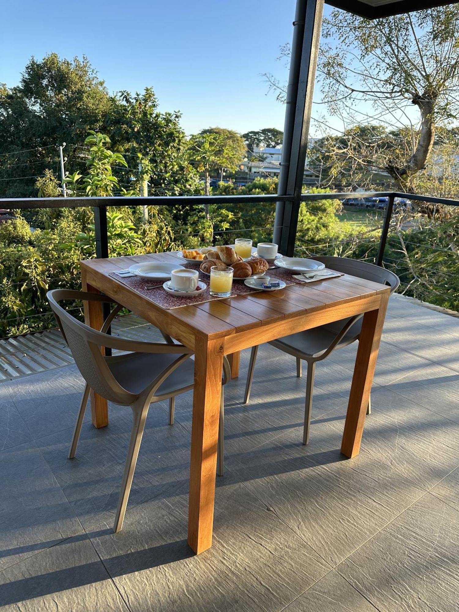 Ononui Lodge Airport, Ocean-View, Private Bathroom And Balcony, Free Wifi And Parking, On-Site Car Rental Faaa Exteriér fotografie
