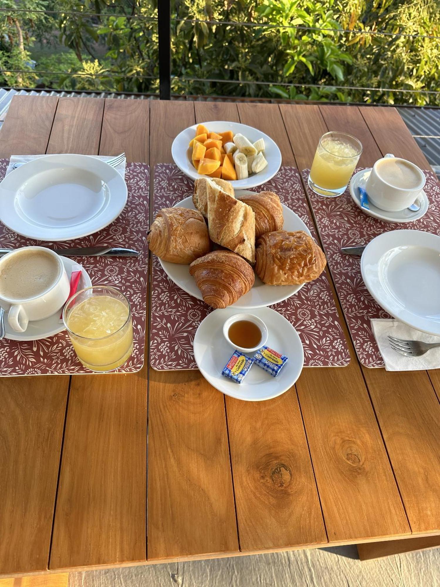 Ononui Lodge Airport, Ocean-View, Private Bathroom And Balcony, Free Wifi And Parking, On-Site Car Rental Faaa Exteriér fotografie