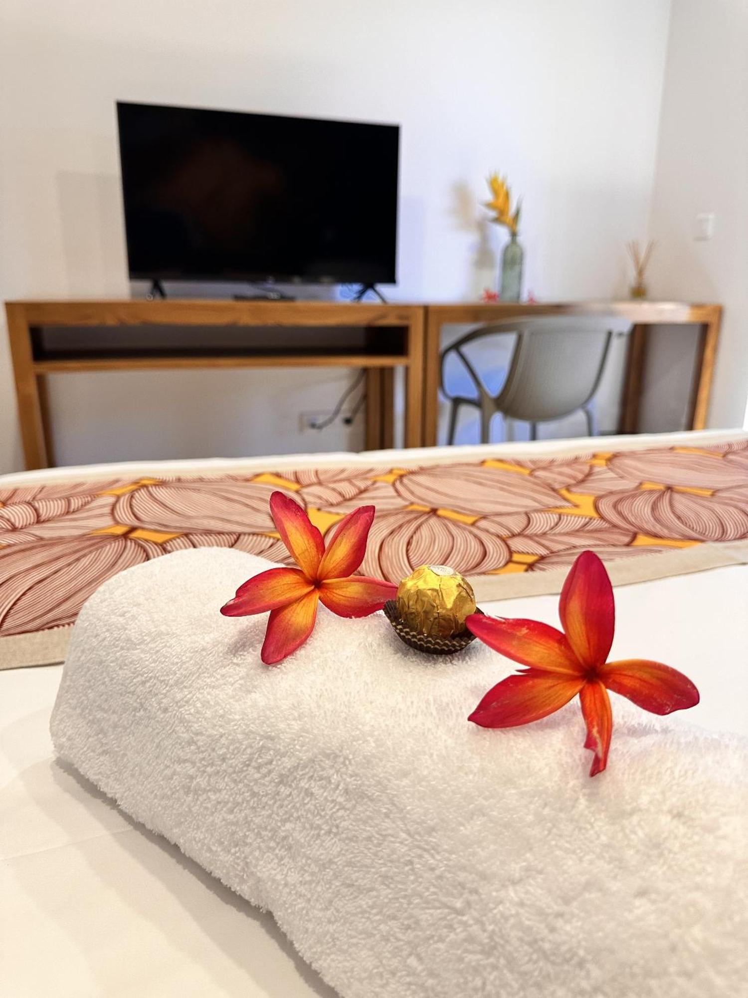 Ononui Lodge Airport, Ocean-View, Private Bathroom And Balcony, Free Wifi And Parking, On-Site Car Rental Faaa Exteriér fotografie