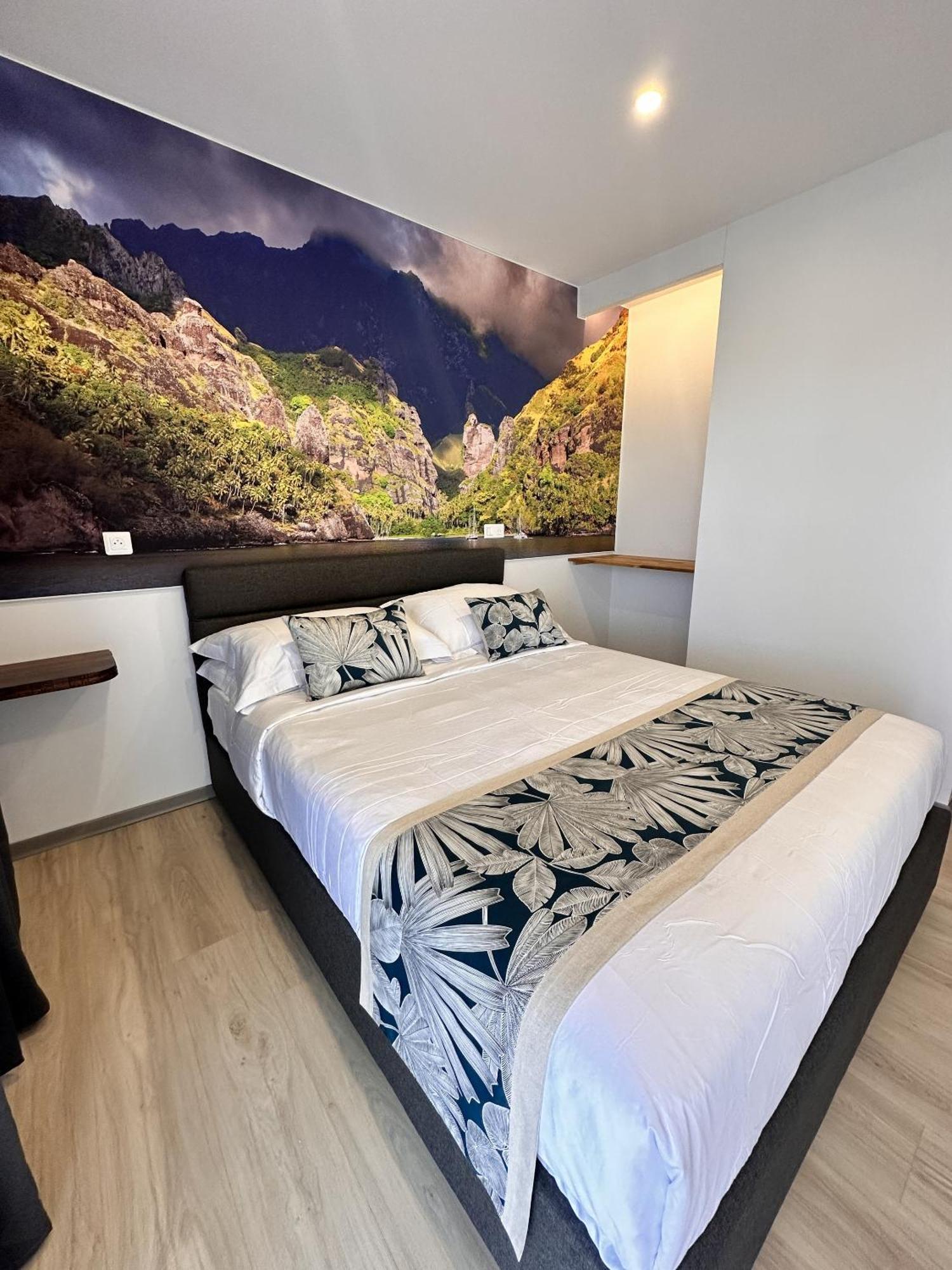 Ononui Lodge Airport, Ocean-View, Private Bathroom And Balcony, Free Wifi And Parking, On-Site Car Rental Faaa Exteriér fotografie