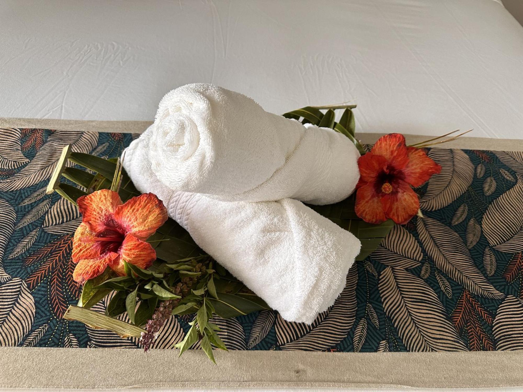 Ononui Lodge Airport, Ocean-View, Private Bathroom And Balcony, Free Wifi And Parking, On-Site Car Rental Faaa Exteriér fotografie