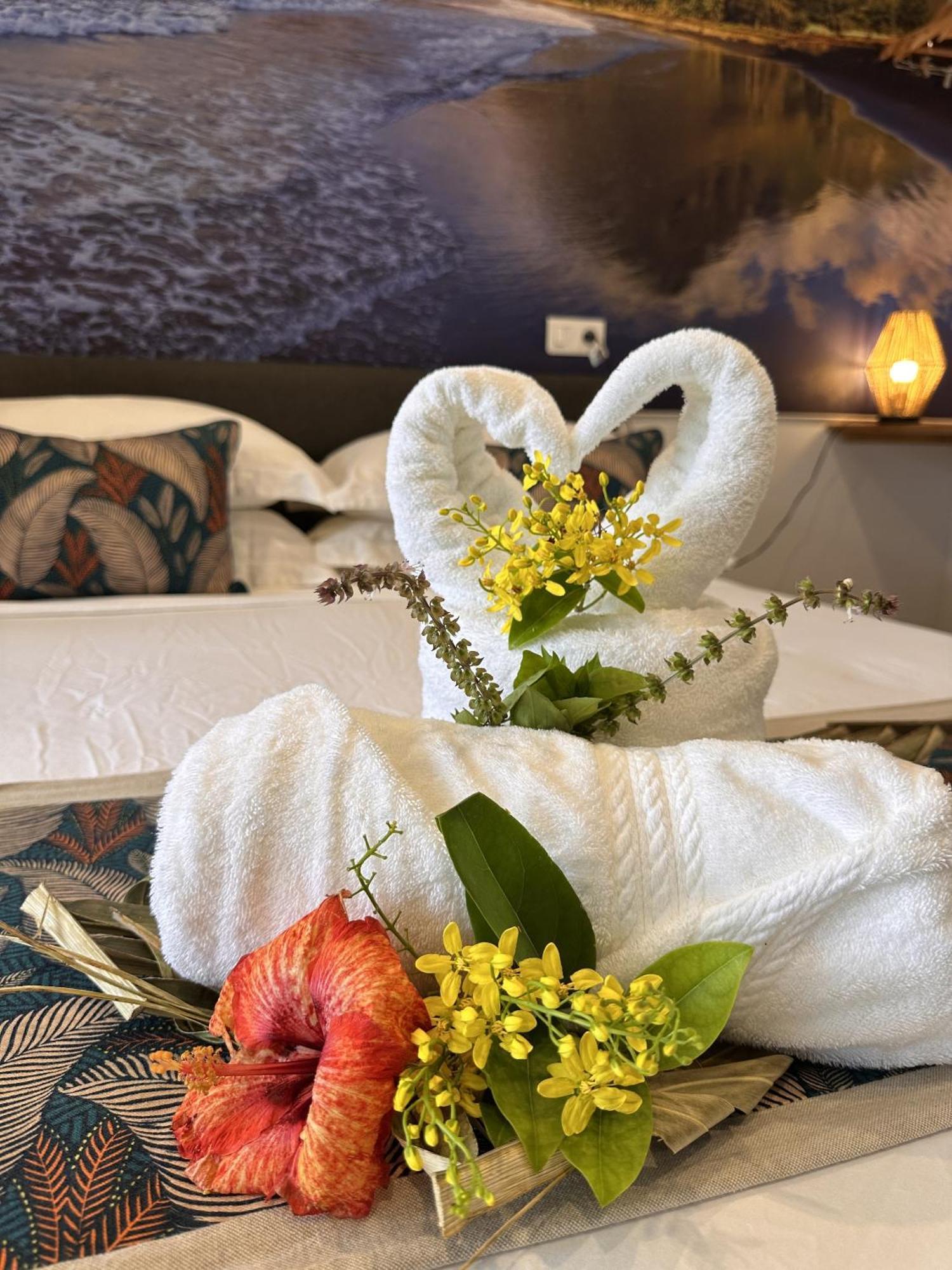 Ononui Lodge Airport, Ocean-View, Private Bathroom And Balcony, Free Wifi And Parking, On-Site Car Rental Faaa Exteriér fotografie