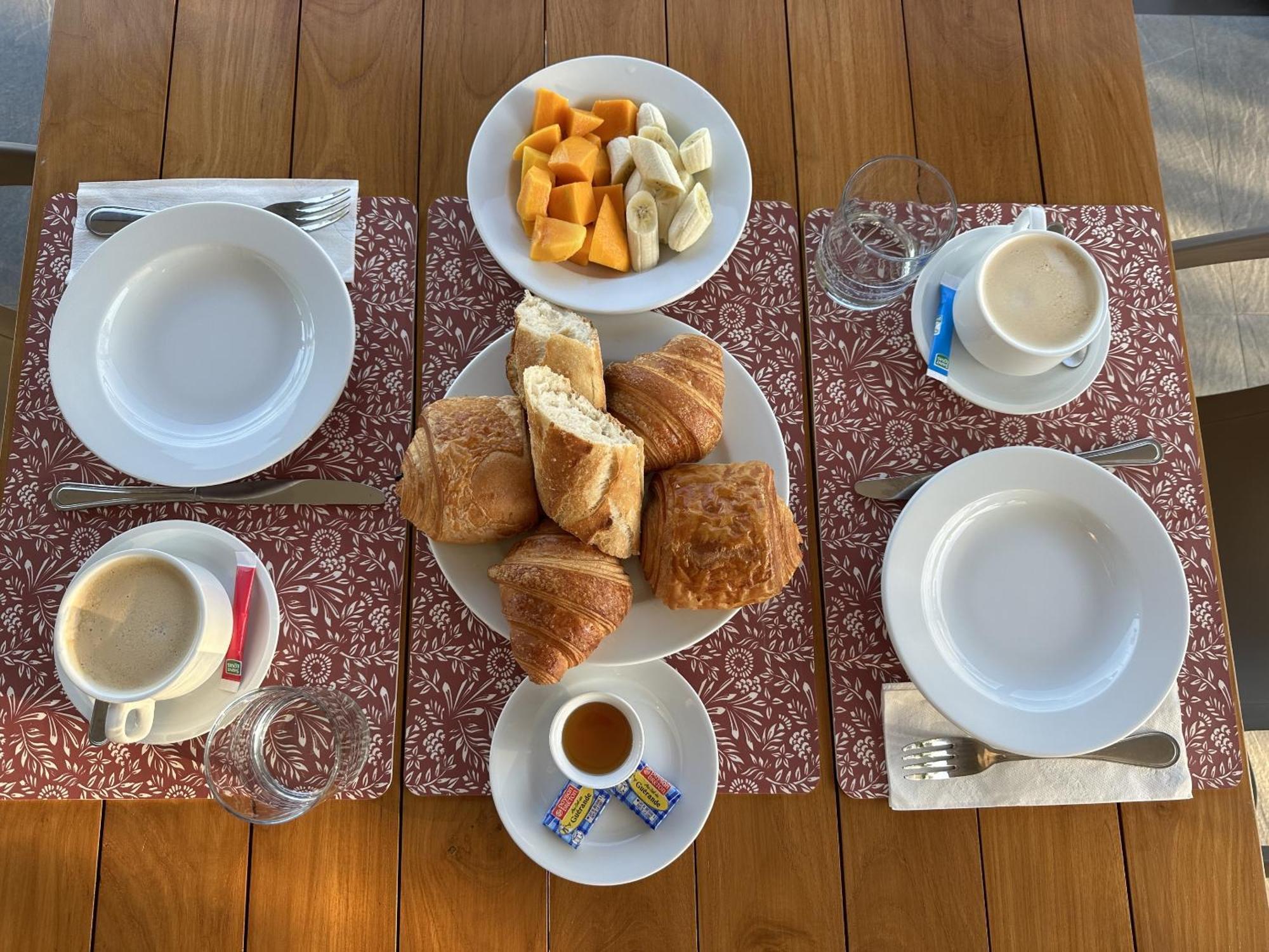 Ononui Lodge Airport, Ocean-View, Private Bathroom And Balcony, Free Wifi And Parking, On-Site Car Rental Faaa Exteriér fotografie